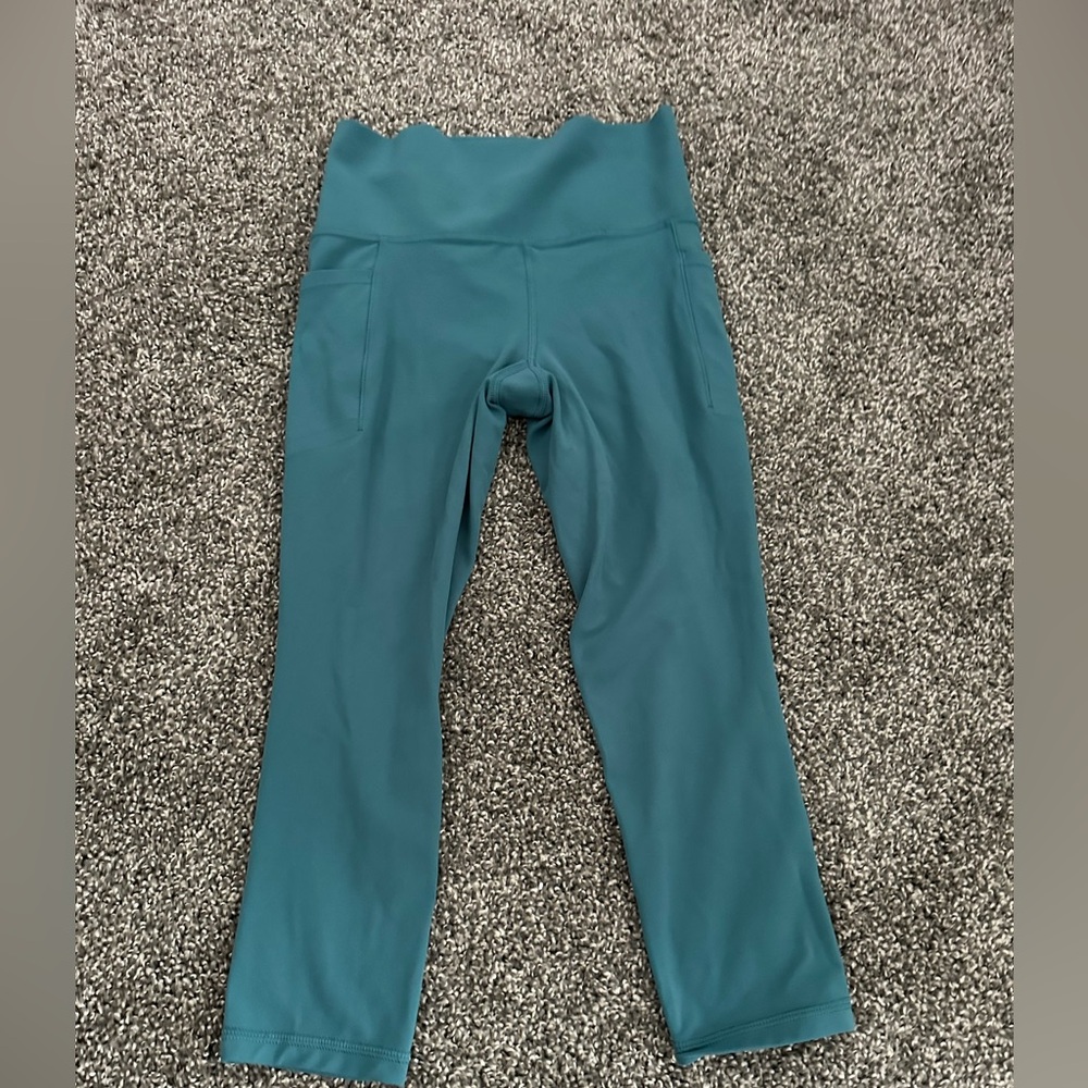 Athleta - Salutation Stash Pocket Blue Capri Leggings